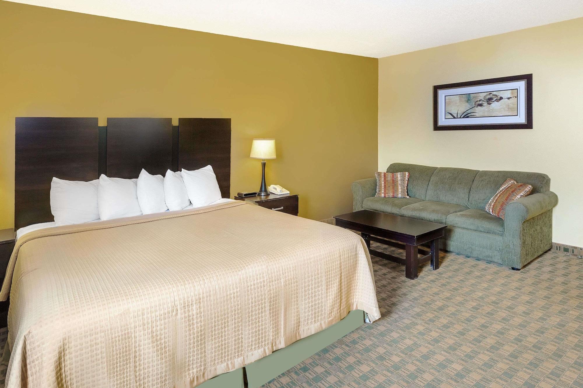 Econo Lodge Inn & Suites Yankton Exterior photo
