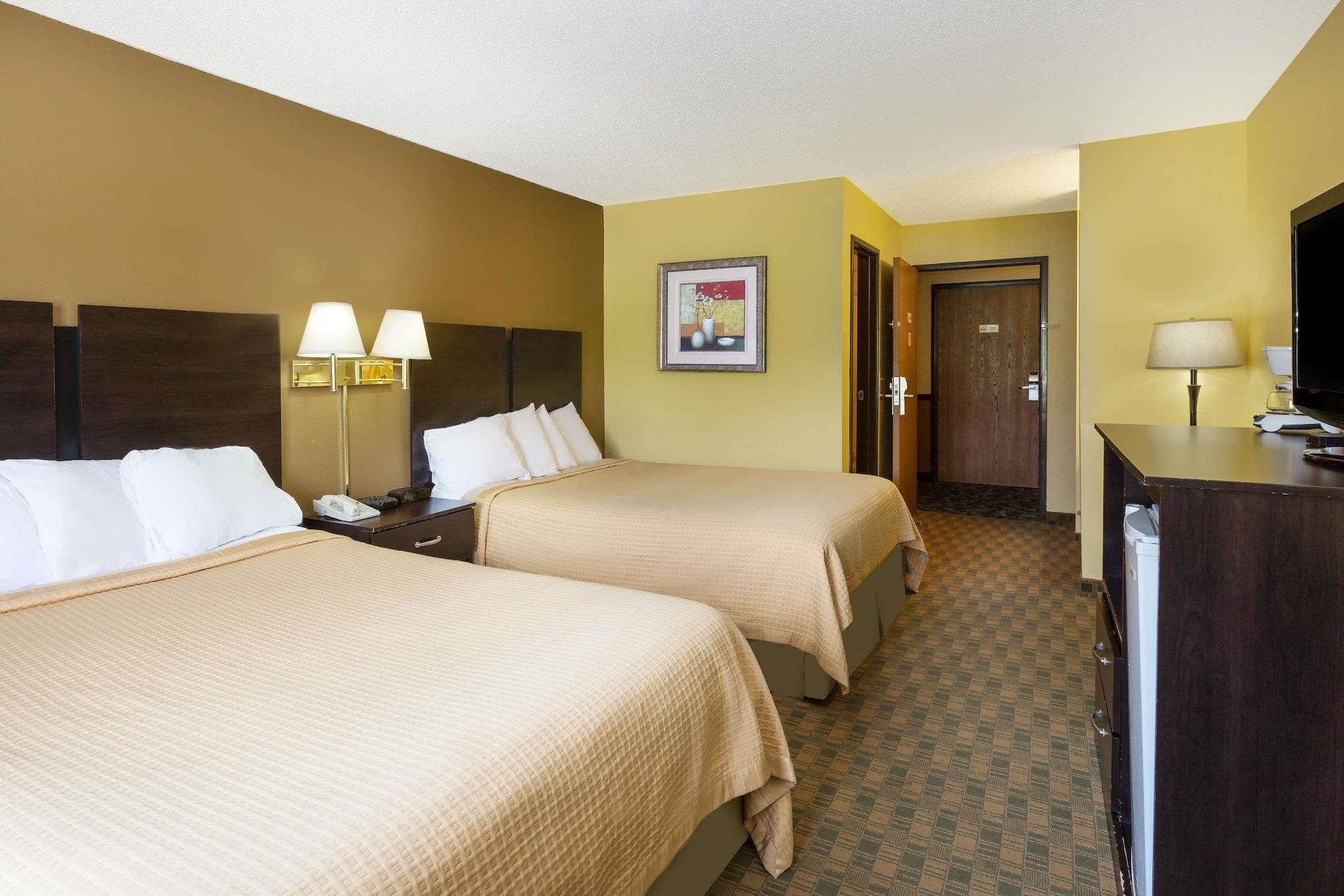 Econo Lodge Inn & Suites Yankton Exterior photo